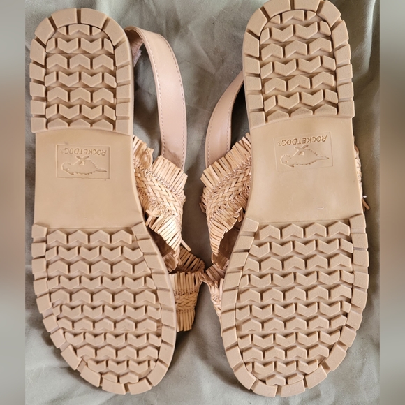 🌼3 for $30🌼 Super comfy ROCKET DOG sandals size  9 - Picture 3 of 6